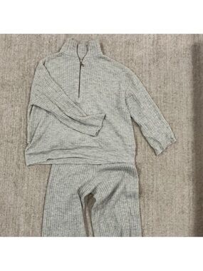 American Eagle Outfitters Light Gray Ribbed Knit Half-Zip Sweater